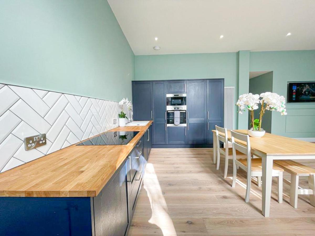 Beautiful 2Br, Private Entry In Vibrant Leith Apartment เอดินบะระ ภายนอก รูปภาพ